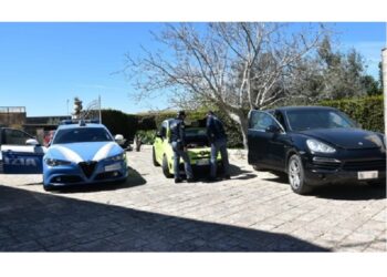 Modica, la Polizia sequestra due autovetture risultate rubate a Palermo e a Catania