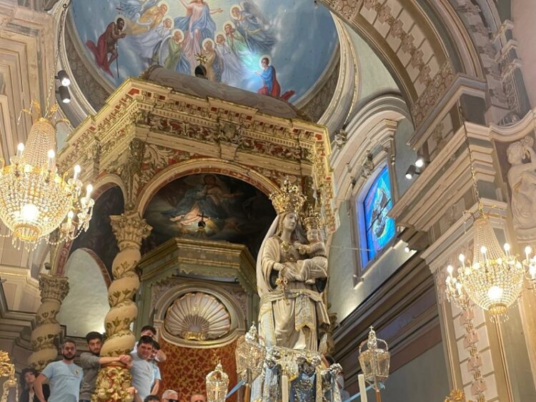 Madonna di Gulfi : una folla straripante ha accompagnato Maria in paese