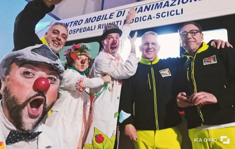 I Clown Dottori di “Ci Ridiamo Su”… portatori di “Gioia” per i piccoli pazienti degli ospedali di Ragusa, Vittoria e Modica
