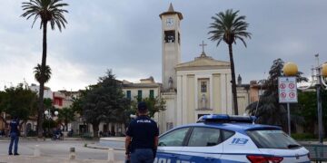 Vittoria, la Polizia interviene per una rissa in piazza Manin