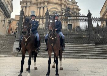 Ragusa, per la ricorrenza del 172° Anniversario della fondazione della Polizia di Stato Il Reparto a Cavallo ha pattugliato Villa Margherita e i Giardini Iblei
