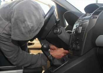 Rubano auto a Vittoria, presi dalla polizia