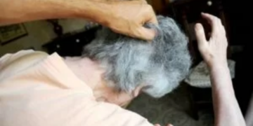 Vittoria, aggredisce la madre che lo denuncia: finisce ai domiciliari