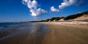 Marina di Ragusa, divieto di balneazione alla Spiaggia degli americani