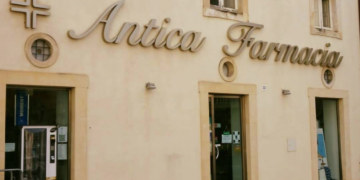 Scicli, ladri in azione nella notte all’Antica Farmacia