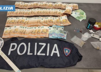 Ispica, un 29enne agli arresti domiciliari: la sua casa era diventata una centrale dello spaccio