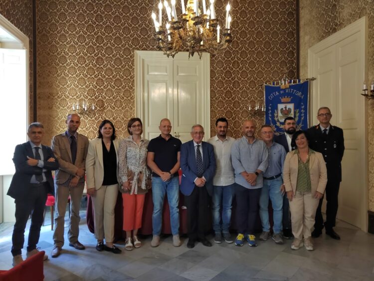 Vittoria, firmati i contratti per il nuovo personale: ci sono anche cinque agenti della Municipale