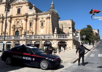 Spaccia hashish a un minore in centro storico a Ragusa, denunciato un gambiano