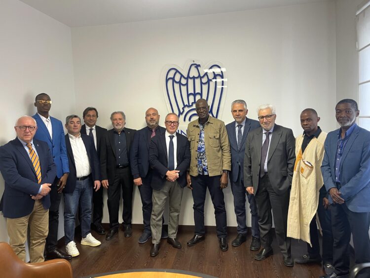 Un ponte diretto tra la provincia di Ragusa e la Costa d’Avorio per portare le fave di cacao nei laboratori dei maestri cioccolatieri di Modica