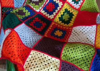 Nasce a Marina di Ragusa il gruppo di uncinetto per pazienti oncologiche