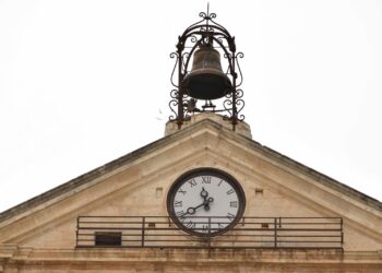 Ragusa, l’orologio comunale posto sulla sommità della facciata della cattedrale fermo da un anno e mezzo