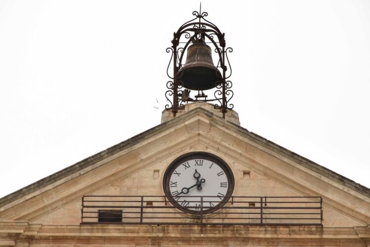 Ragusa, l’orologio comunale posto sulla sommità della facciata della cattedrale fermo da un anno e mezzo
