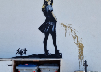 Marina di Ragusa, fa discutere il nuovo murale di Rabit