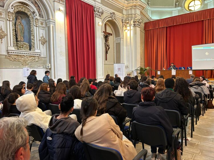 Modica, la ricerca sulla Generazione Z condotta dalla scuola per assistenti sociali Stagno D’Alcontres