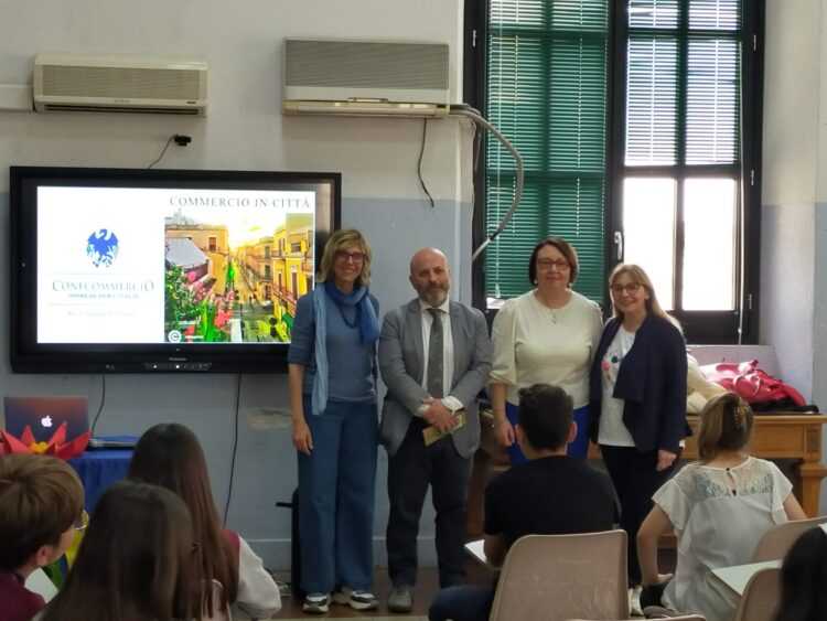 Vittoria, le economie di prossimità spiegate agli studenti