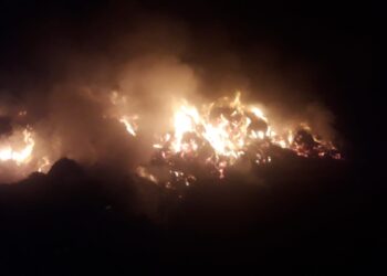 Contrada Randello, in fiamme il deposito attrezzi e l’alloggio di una azienda agricola