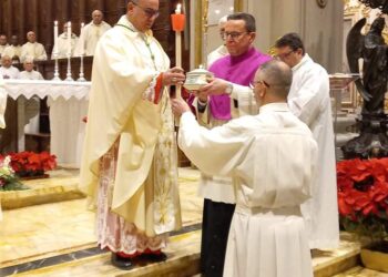 La lampada di San Francesco ha iniziato il pellegrinaggio nella diocesi di Ragusa