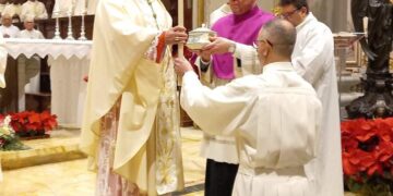 La lampada di San Francesco ha iniziato il pellegrinaggio nella diocesi di Ragusa