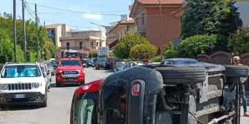 Modica, si ribalta con l’auto: donna trasportata in ospedale