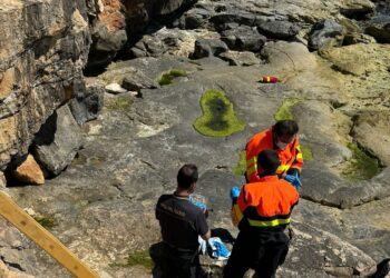 Cava d’Aliga, la salma rinvenuta in mare recuperata dai vigili del fuoco