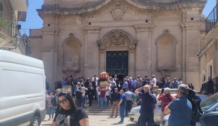 Scicli, questa mattina i funerali di Pino La Guardia