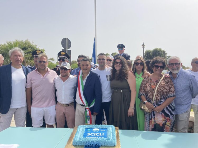 A Sampieri la cerimonia che dà il via alla prima storica stagione con la bandiera Blu