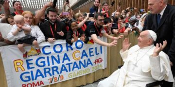 Giarratana, il coro Regina Caeli ha incontrato Papa Francesco