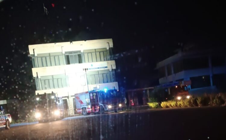 Fiamme all’agenzia marittima del vicesindaco di Pozzallo, la solidarietà di Confcommercio