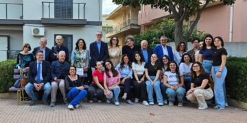 Comiso, inaugurate le panchine della gentilezza