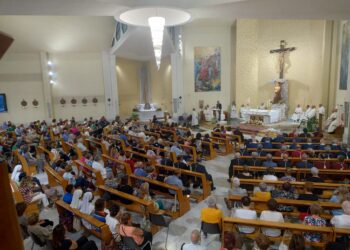 Comiso, la festa di Sant’Antonio di Padova e il solenne pontificale presieduto dal vescovo La Placa