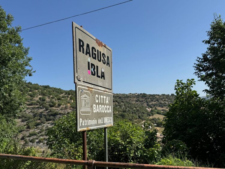 “Alcune tabelle di Ibla un obbrobrio, da modificare al più presto”