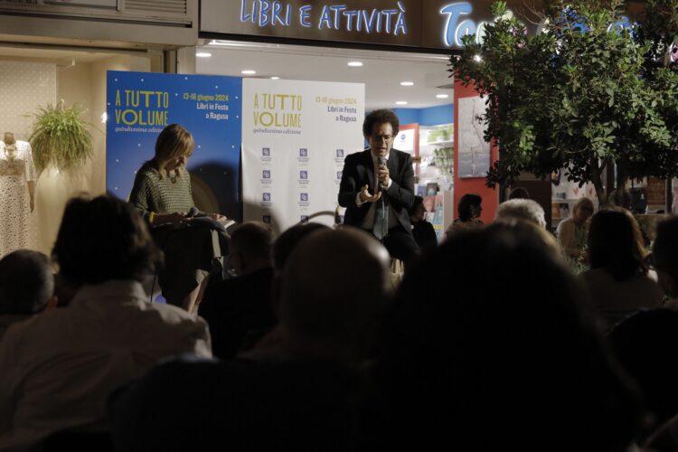 Ragusa, Eugenio Murrali ha presentato in centro storico il romanzo “Marguerite è stata qui”