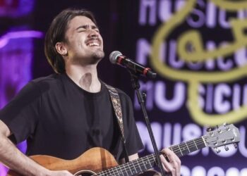 L’artista ragusano Nico Arezzo vince il Musicultura 2024