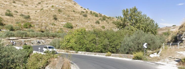 Giarratana, perde il controllo della moto e con la passeggera finisce nella scarpata sottostante