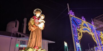 Comiso, festeggiato Sant’Antonio di Padova con la processione esterna del simulacro