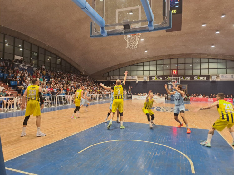 La Virtus Ragusa batte Pesaro e si regala il match point per la promozione in B nazionale