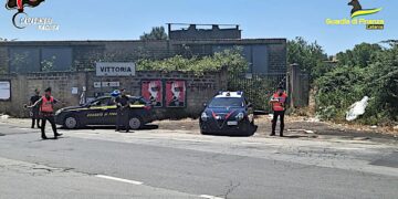 Come si stavano riorganizzando i clan a Vittoria e in altre zone della provincia di Ragusa, ecco i nomi dei 16 arrestati