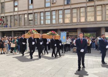 Ragusa tributa l’ultimo saluto ai musicisti Gianni Cascone e Giusy Polizzi