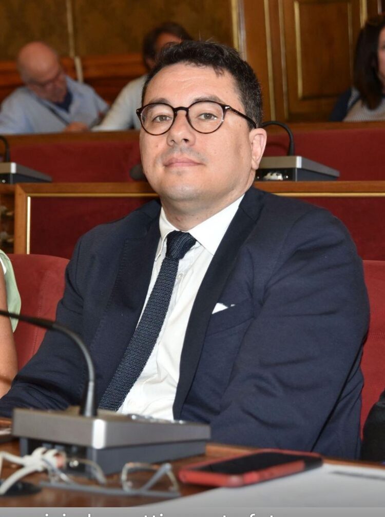 Ragusa, abbassamento del livello stradale e del marciapiede di 50 cm in corso Vittorio Veneto. Il consigliere Zagami chiede interventi