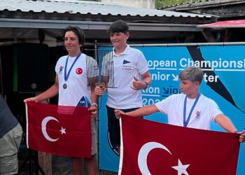 Surf, il ragusano Arturo Schininà campione europeo U15 slalom Pinna