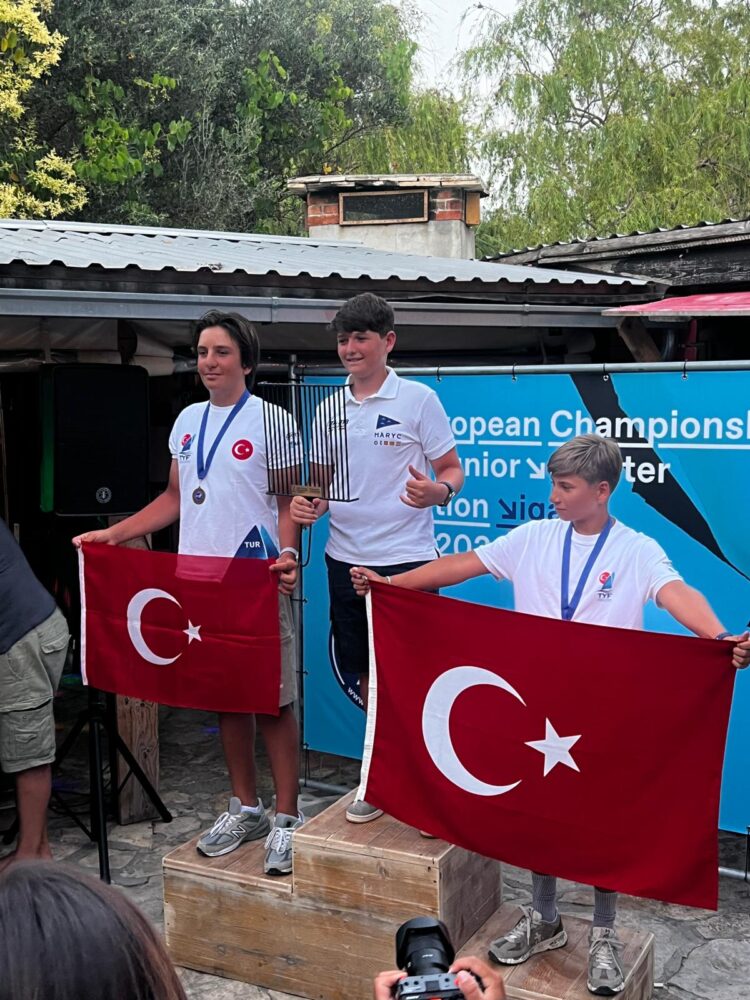 Surf, il ragusano Arturo Schininà campione europeo U15 slalom Pinna