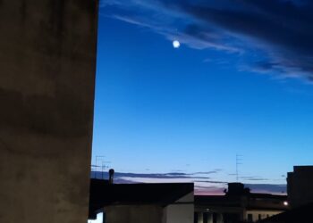 Scoglitti, ripresi questa sera oggetti volanti non identificati