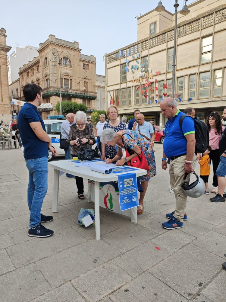 Ragusa, una raccolta firme per chiedere più sicurezza e decoro in centro storico