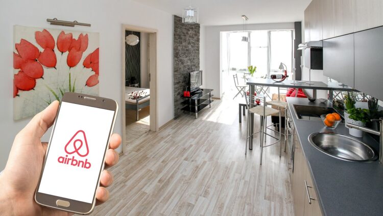 Da polizia di Stato e Airbnb i consigli per evitare le truffe online