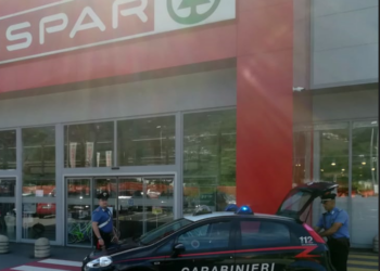 Ragusa, ruba 1000 euro in un supermercato dopo avere forzato la finestra: denunciato marocchino