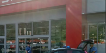 Ragusa, ruba 1000 euro in un supermercato dopo avere forzato la finestra: denunciato marocchino