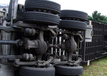 Scontro tra due camion lungo l’autostrada in prossimità dell’uscita di Pozzallo