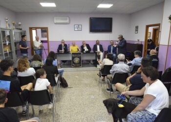 Affidato a una famiglia ragusana un cucciolo che con il tempo diventerà un cane guida per ciechi