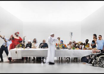 Modica, l’ultima cena in cui Papa Francesco fa da cameriere ai commensali