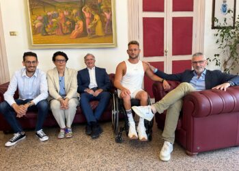 La bella storia dell’atleta paralimpico Alessandro La Terra ricevuto al Comune di Ragusa